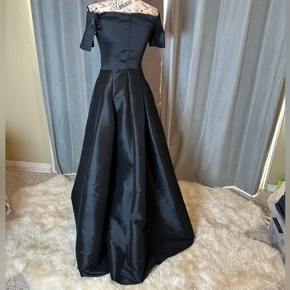 Bebe - Picture 2 of 6